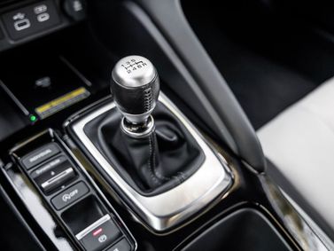Acura Integra رابعاً، هاتشباك 5 أبواب — محدد ناقل الحركة