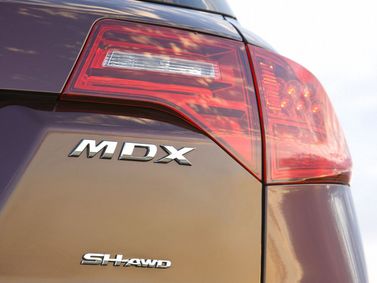 Acura MDX II Рестайлинг, Внедорожник 5 дв. — задняя часть автомобиля крупным планом
