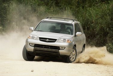 Acura MDX I, Внедорожник 5 дв. — вид спереди слева