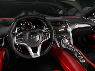 Acura NSX II, Купе — место водителя