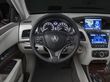Acura RLX I, Седан — место водителя