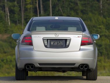 Acura TL ثالثاً فيس ليفت، سيدان — منظر خلفي
