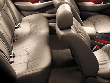Acura TL ثانياً، سيدان — المقاعد الخلفية