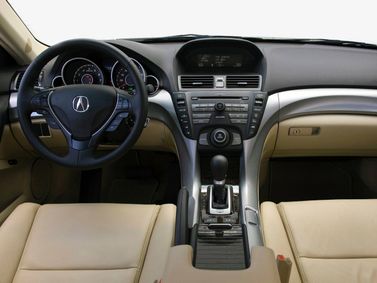 Acura TL رابعاً، سيدان — لوحة القيادة