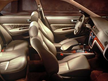 Acura TL I، سيدان — منظر عام للمقصورة