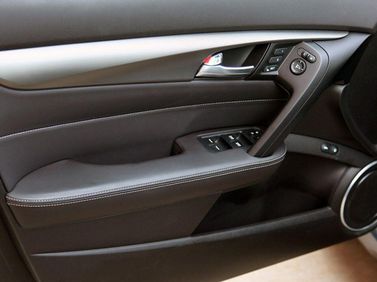 Acura TL فيس ليفت IV، سيدان — تفصيل داخلي