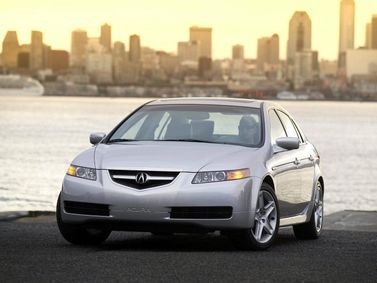 Acura TL ثالثاً، سيدان — منظر أمامي أيمن