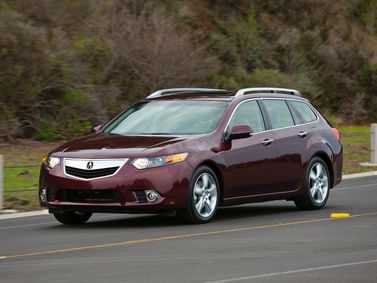 Acura TSX ثانياً، واجون 5 أبواب — منظر أمامي أيمن