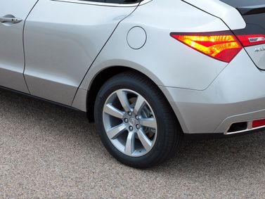 Acura ZDX, Внедорожник 5 дв. — вид сзади справа