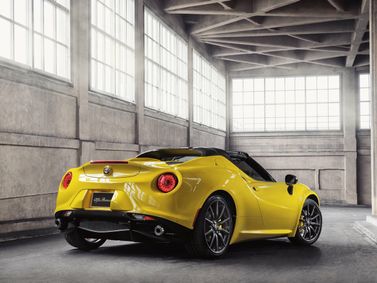 Alfa Romeo 4C, Тарга Spyder — вид сзади справа