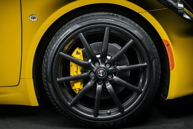Alfa Romeo 4C, Тарга Spyder — колёсный диск
