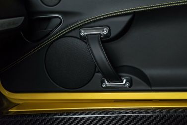 Alfa Romeo 4C, Тарга Spyder — деталь интерьера