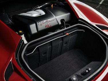 Alfa Romeo 4C، كوبيه — حجرة المحرك