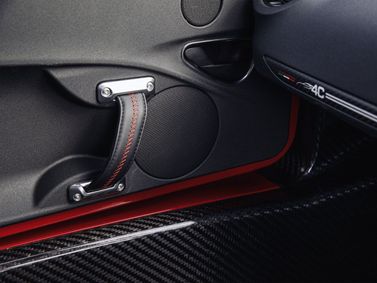 Alfa Romeo 4C، كوبيه — تفصيل داخلي