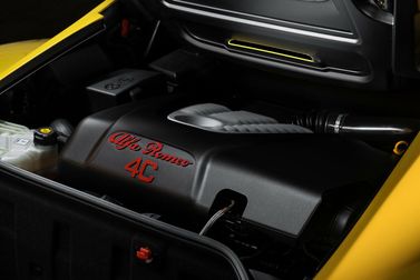 Alfa Romeo 4C, Тарга Spyder — моторный отсек