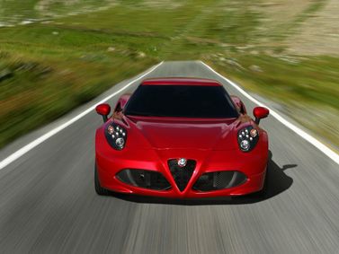 Alfa Romeo 4C، كوبيه — منظر أمامي