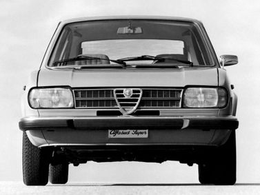 Alfa Romeo Alfasud I عملية شد الوجه 1، فاستباك Berlina — منظر أمامي