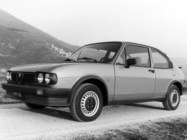 Alfa Romeo Alfasud I تجميل الوجه 2، فاستباك TI — منظر أمامي بزاوية ثلاثة أرباع