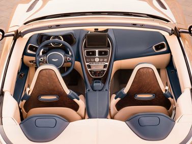 Aston Martin DB11 I، قابلة للتحويل Volante — منظر عام للمقصورة