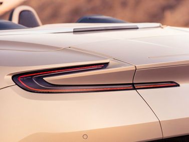 Aston Martin DB11 I، قابلة للتحويل Volante — المصباح الخلفي