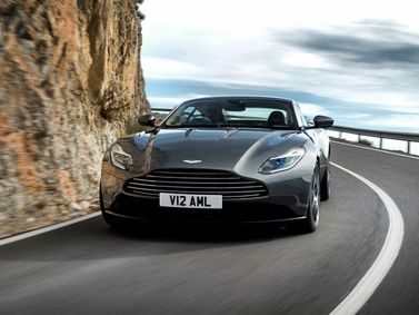 Aston Martin DB11 I، كوبيه — منظر أمامي