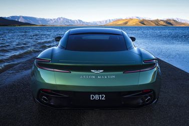 Aston Martin DB12، كوبيه — منظر خلفي