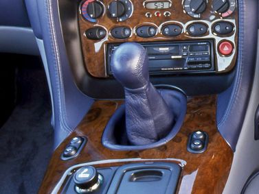 Aston Martin DB7 I، كوبيه — محدد ناقل الحركة