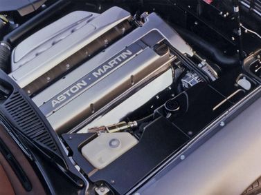 Aston Martin DB7 I، كوبيه — حجرة المحرك