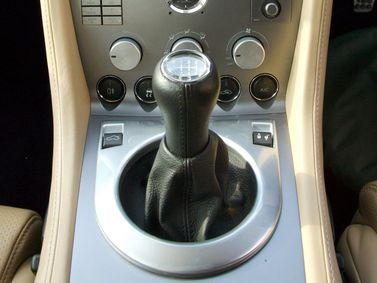 Aston Martin DB9 I، كوبيه — محدد ناقل الحركة