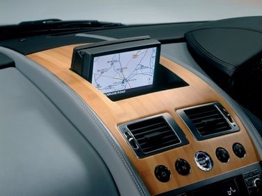 Aston Martin DB9 I، قابلة للتحويل Volante — شاشة نظام المعلومات والترفيه