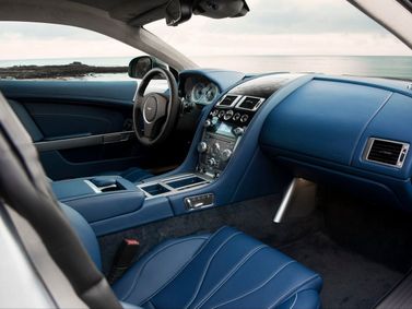 Aston Martin DB9 أنا فيس ليفت 2، كوبيه — لوحة القيادة