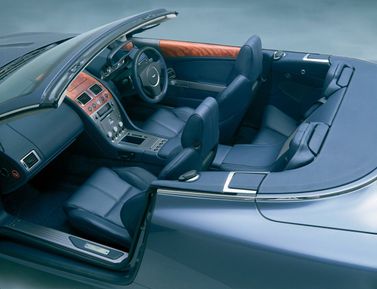 Aston Martin DB9 I، قابلة للتحويل Volante — منظر عام للمقصورة