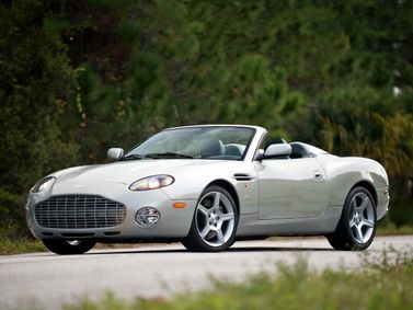 Aston Martin DB AR1، قابلة للتحويل — منظر أمامي أيمن