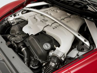 Aston Martin DBS ثانياً، قابلة للتحويل Volante — حجرة المحرك