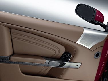 Aston Martin DBS ثانياً، قابلة للتحويل Volante — تفصيل داخلي