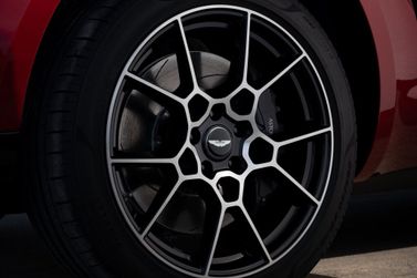 Aston Martin DBX I، دفع رباعي 5 أبواب — جنط العجلة