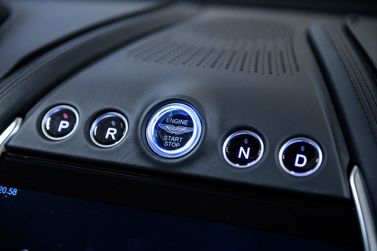 Aston Martin DBX I، دفع رباعي 5 أبواب — محدد ناقل الحركة