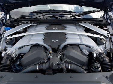Aston Martin Rapide I، ليفتباك — حجرة المحرك