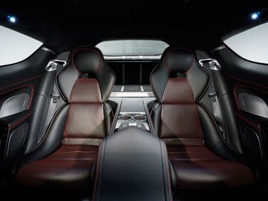 Aston Martin Rapide ط (ق)، ليفتباك — المقاعد الخلفية