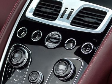 Aston Martin Vanquish ثانياً، رودستر Volante — محدد ناقل الحركة