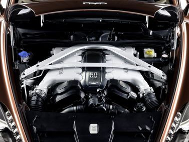 Aston Martin Vanquish ثانياً، كوبيه — حجرة المحرك