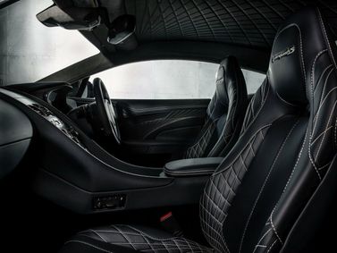 Aston Martin Vanquish ثانياً، كوبيه S — منظر عام للمقصورة