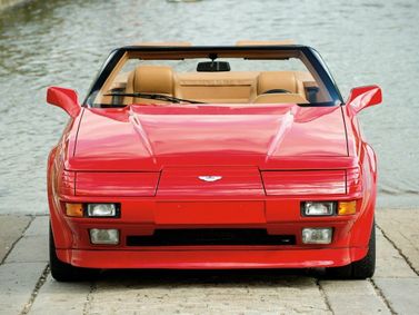 Aston Martin V8 Zagato، قابلة للتحويل — منظر أمامي