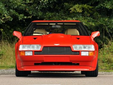 Aston Martin V8 Zagato، كوبيه — منظر أمامي