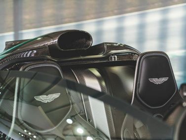 Aston Martin Valkyrie، رودستر Spider — منظر عام للمقصورة