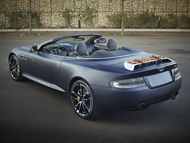 Aston Martin Virage ثانياً، قابلة للتحويل Volante — منظر خلفي أيسر