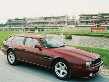Aston Martin Virage I، واجون 3 أبواب — منظر أمامي أيمن