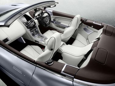 Aston Martin Virage ثانياً، قابلة للتحويل Volante — منظر عام للمقصورة