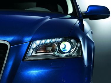 Audi A3 II (8P) II (8P) فيس ليفت 2، هاتشباك 5 أبواب Sportback — المصباح الأمامي