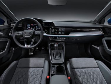 Audi A3 IV (8Y)، هاتشباك 5 أبواب Sportback — لوحة القيادة